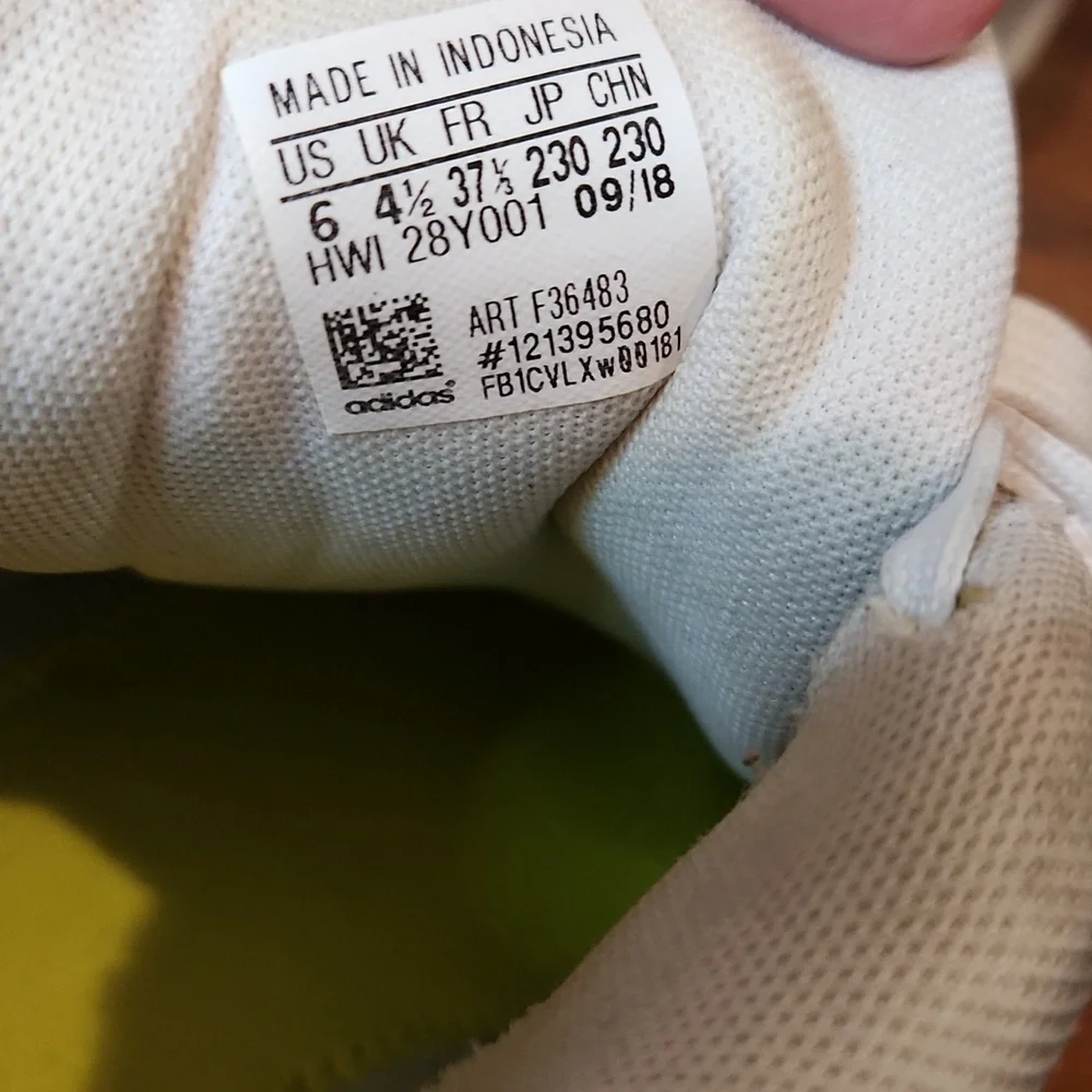 Adidas Neo Cloudfoam White and Black Sneakers - Picture 4 of 6